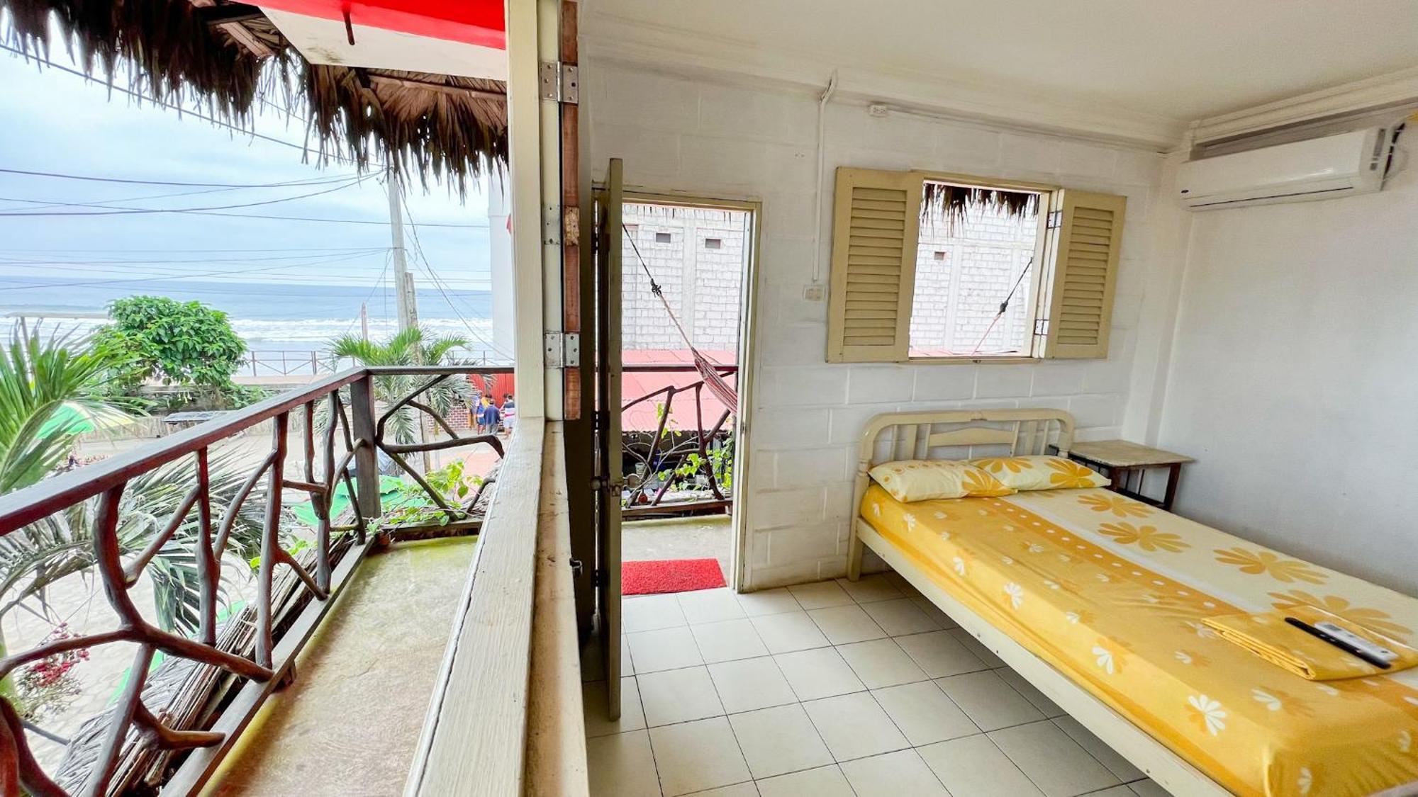 Arrecife Montanita Hostal Ngoại thất bức ảnh